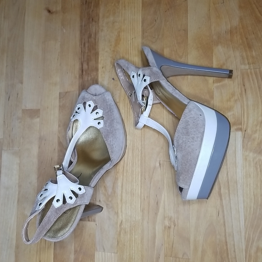 Jessica Simpson platform peep toe sandal 8